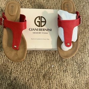 GIANI BERNINI  Red Sandal  new in box  size 8 1/2